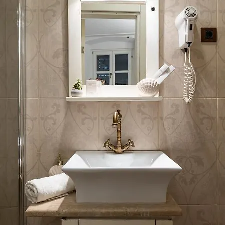 Music Hideout Old Town *