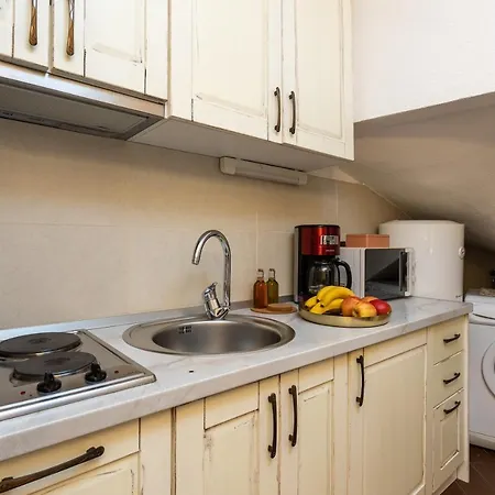 Music Hideout Old Town *