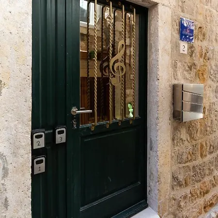 Music Hideout Old Town Апартаменты Дубровник